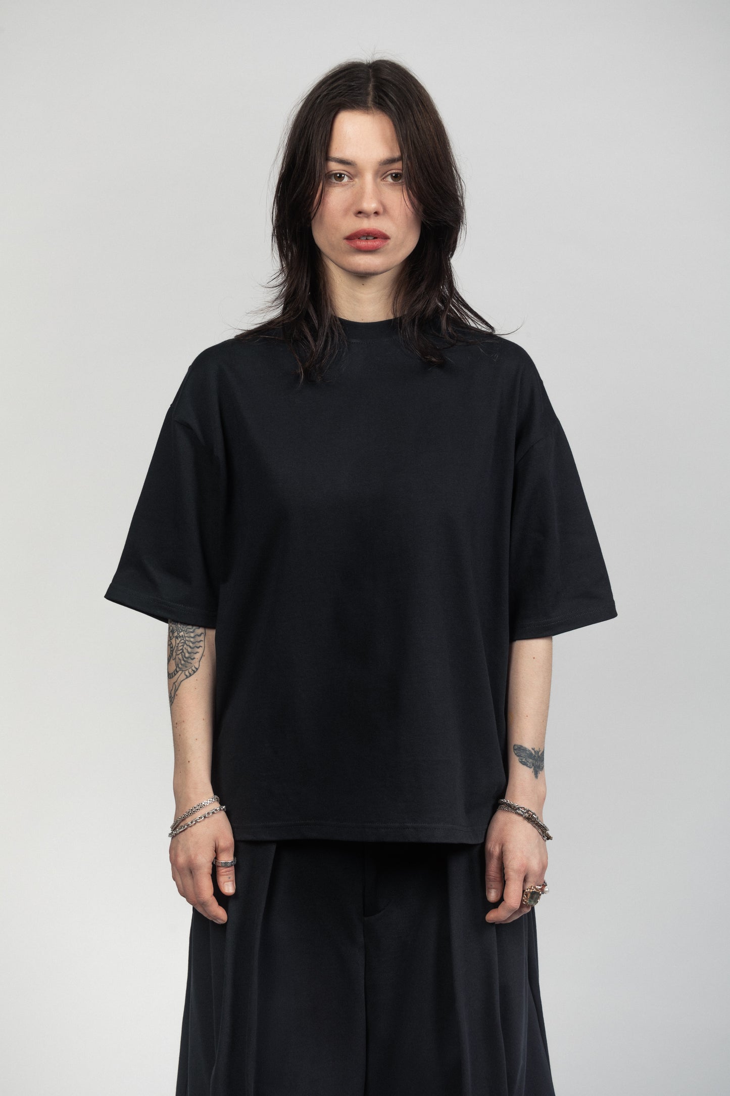 BLACK FOLDSTRIPE T-SHIRT