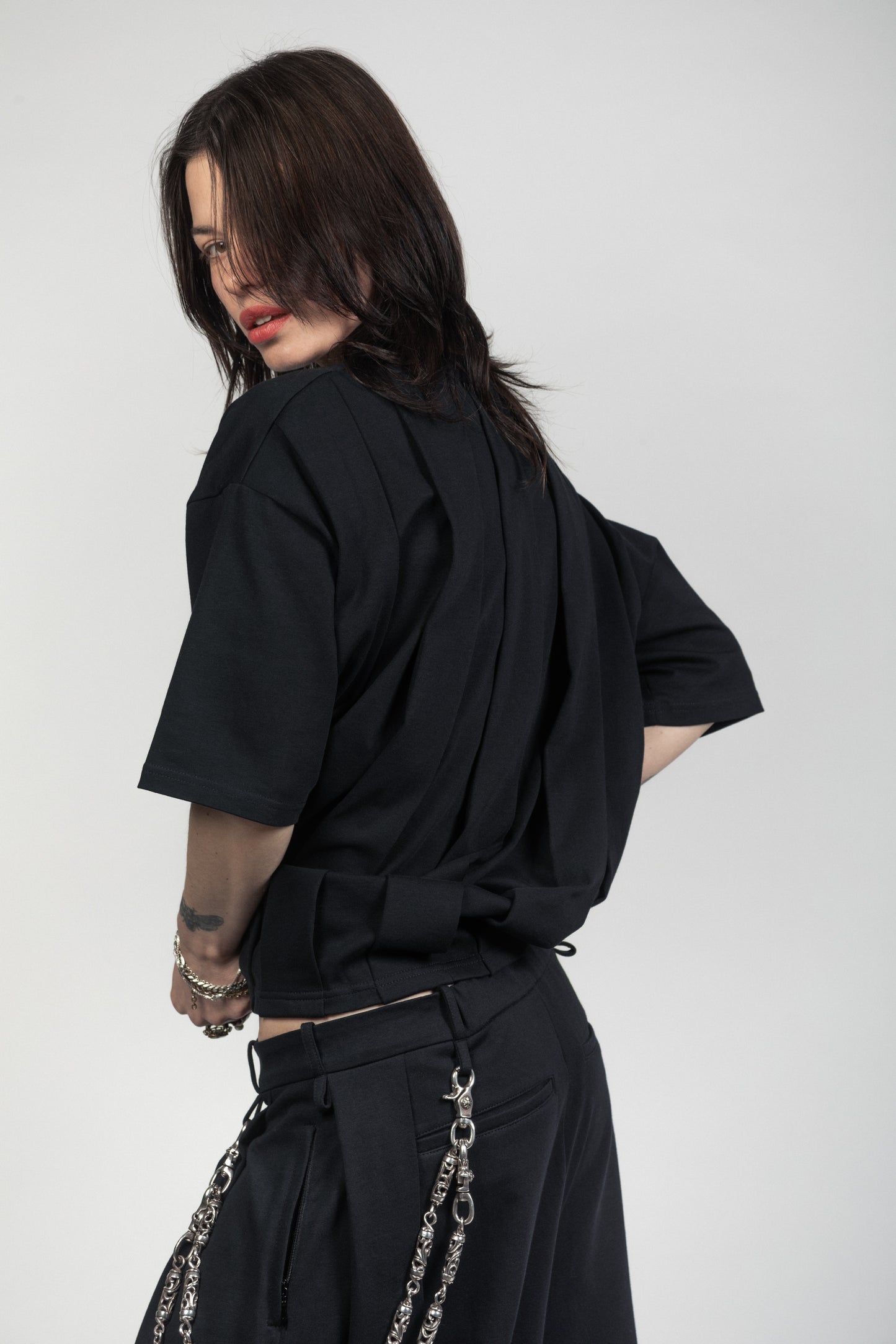 BLACK FOLDSTRIPE T-SHIRT