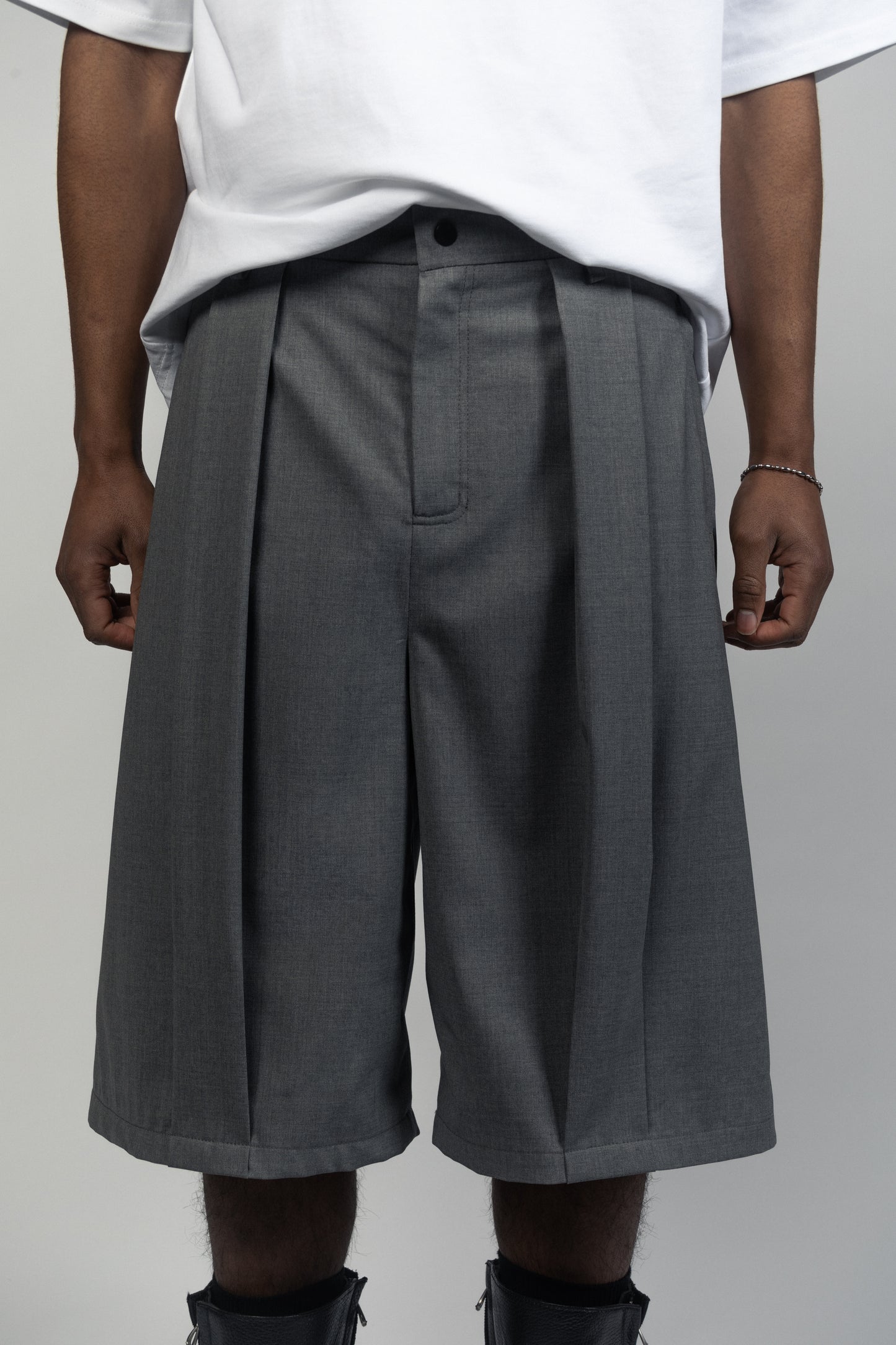 GREY FOLDSTRIPE SHORTS