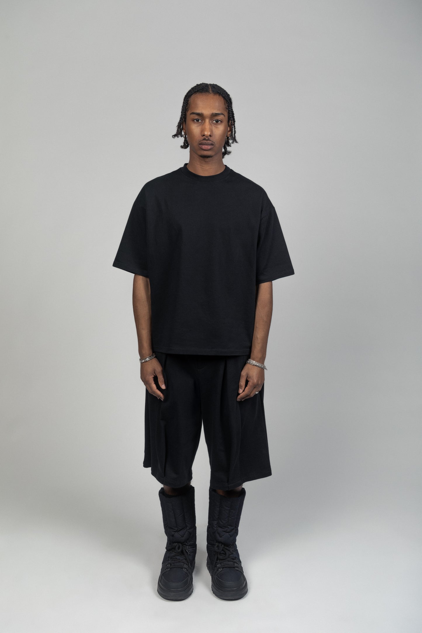 BLACK FOLDSTRIPE T-SHIRT