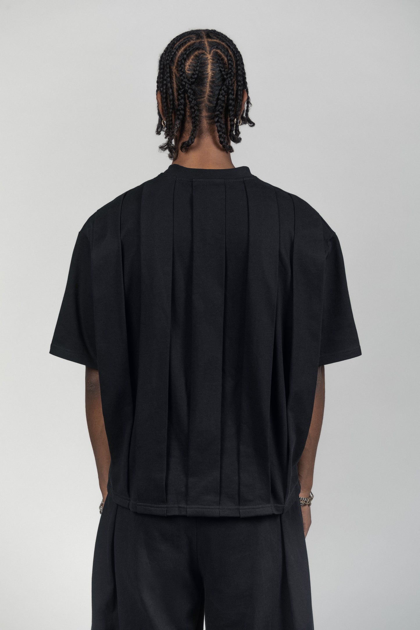 BLACK FOLDSTRIPE T-SHIRT
