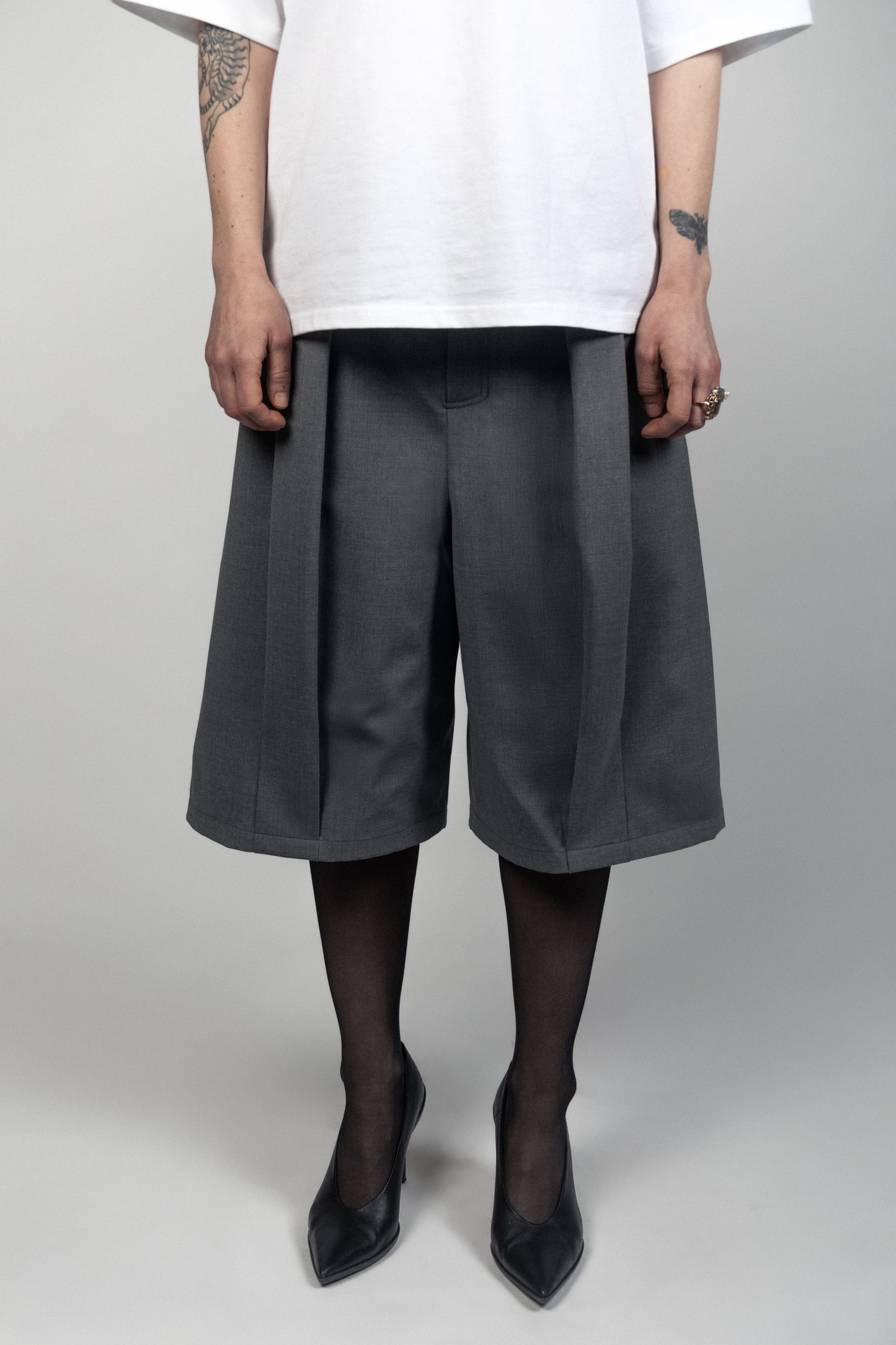 GREY FOLDSTRIPE SHORTS